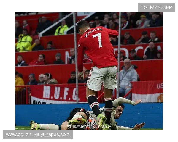 C罗梅开二度，曼联4-0横扫伯恩茅斯继续保持英超前四